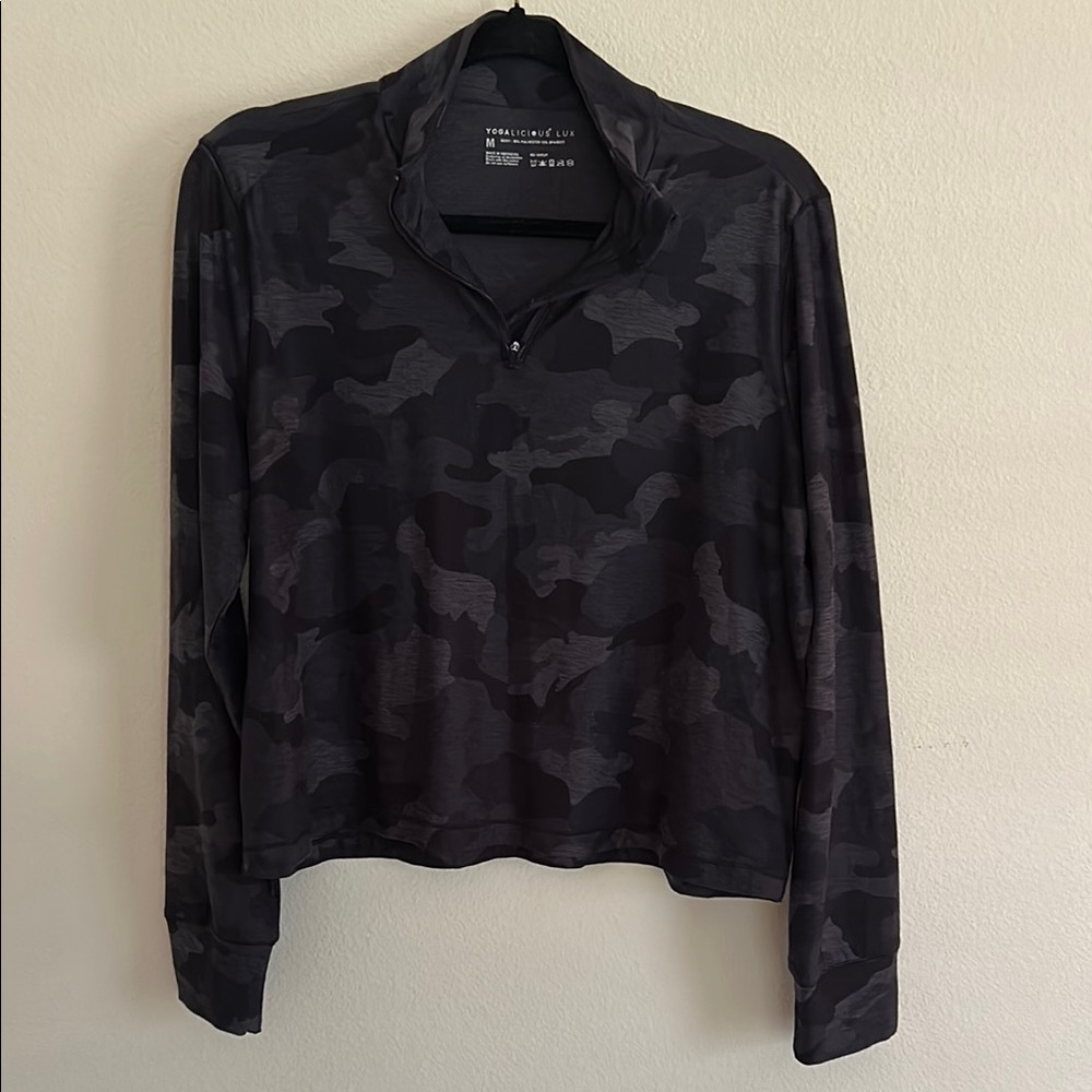 Yogalicious Lux mock neck black grey camo pull over 1/4 zip workout top M